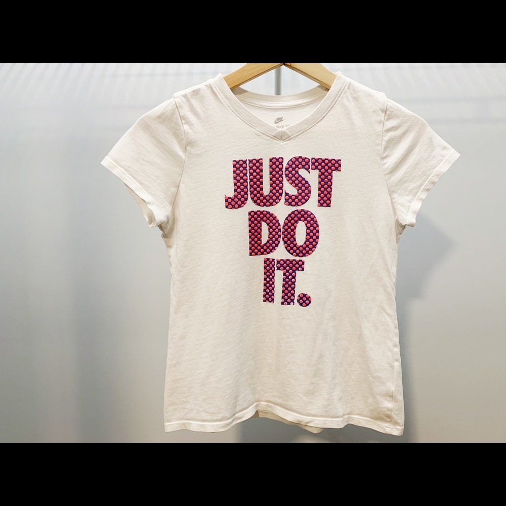 Girl's sportwear the Nike tee